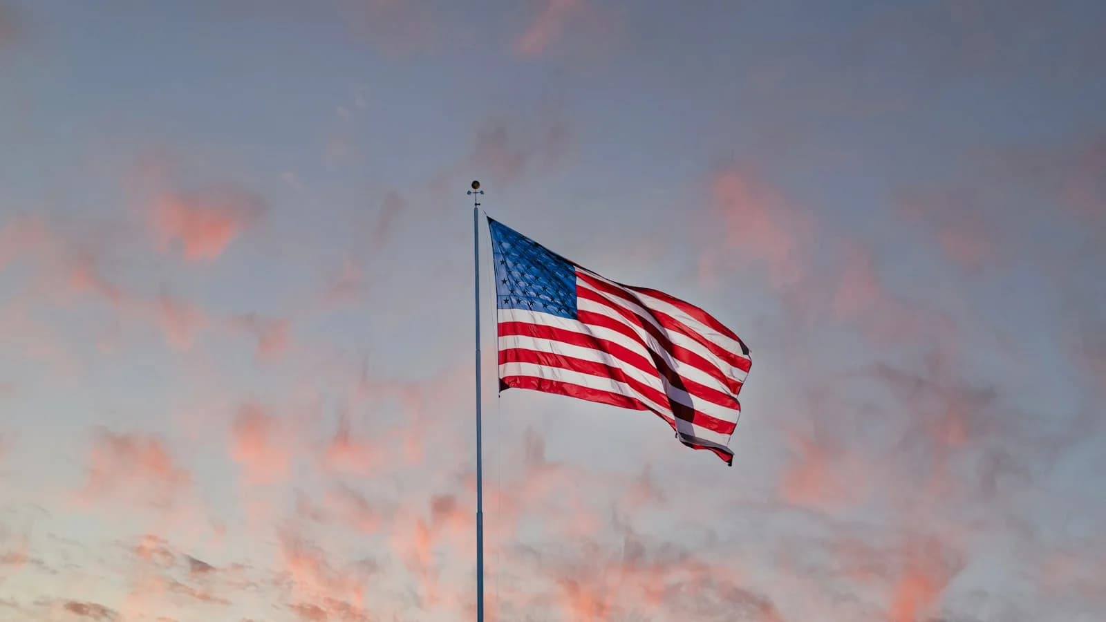United States โ emblematic city skyline.