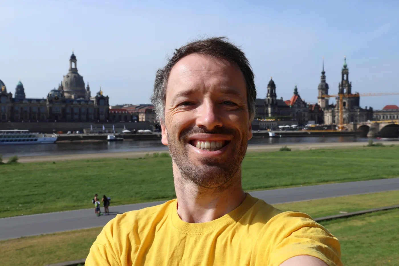 A traveller in Dresden, postcard from a real Teamed jurisdiction
